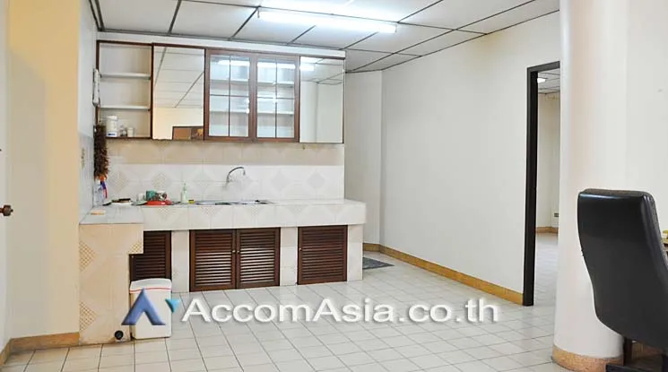 unit Office space For Rent in Ratchadaphisek, Bangkok  near MRT Sutthisan (AA14498)